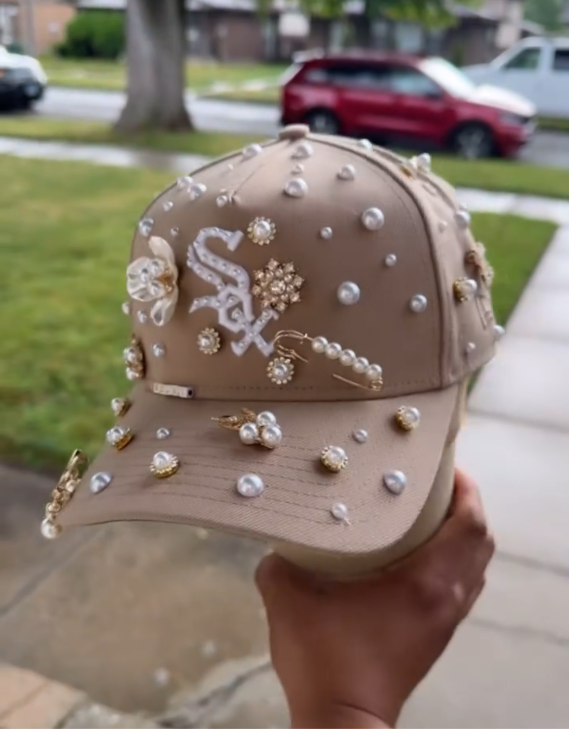 Beige whitesox cap